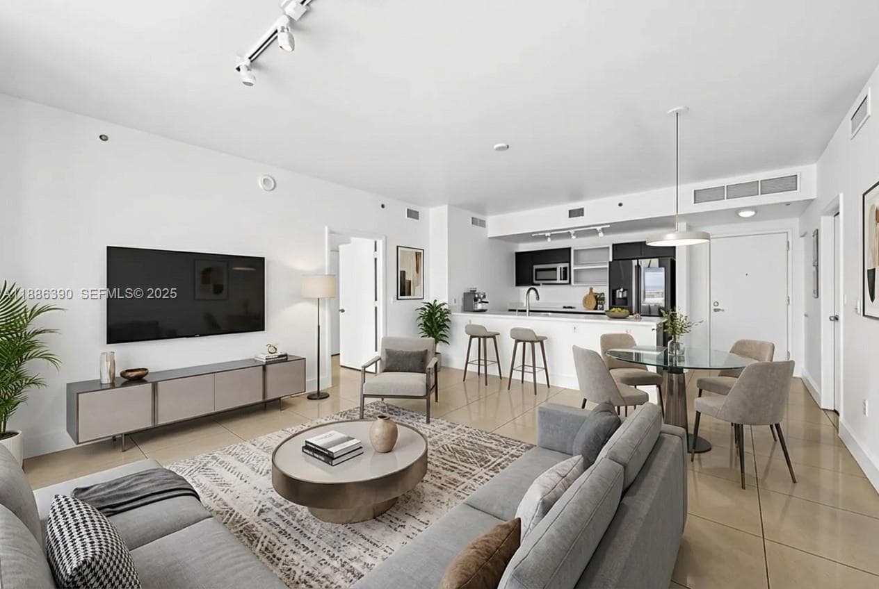 IVY at Riverfront Unit 3305 condo sold at 90 SW 3rd St # 3305, Miami FL 33130