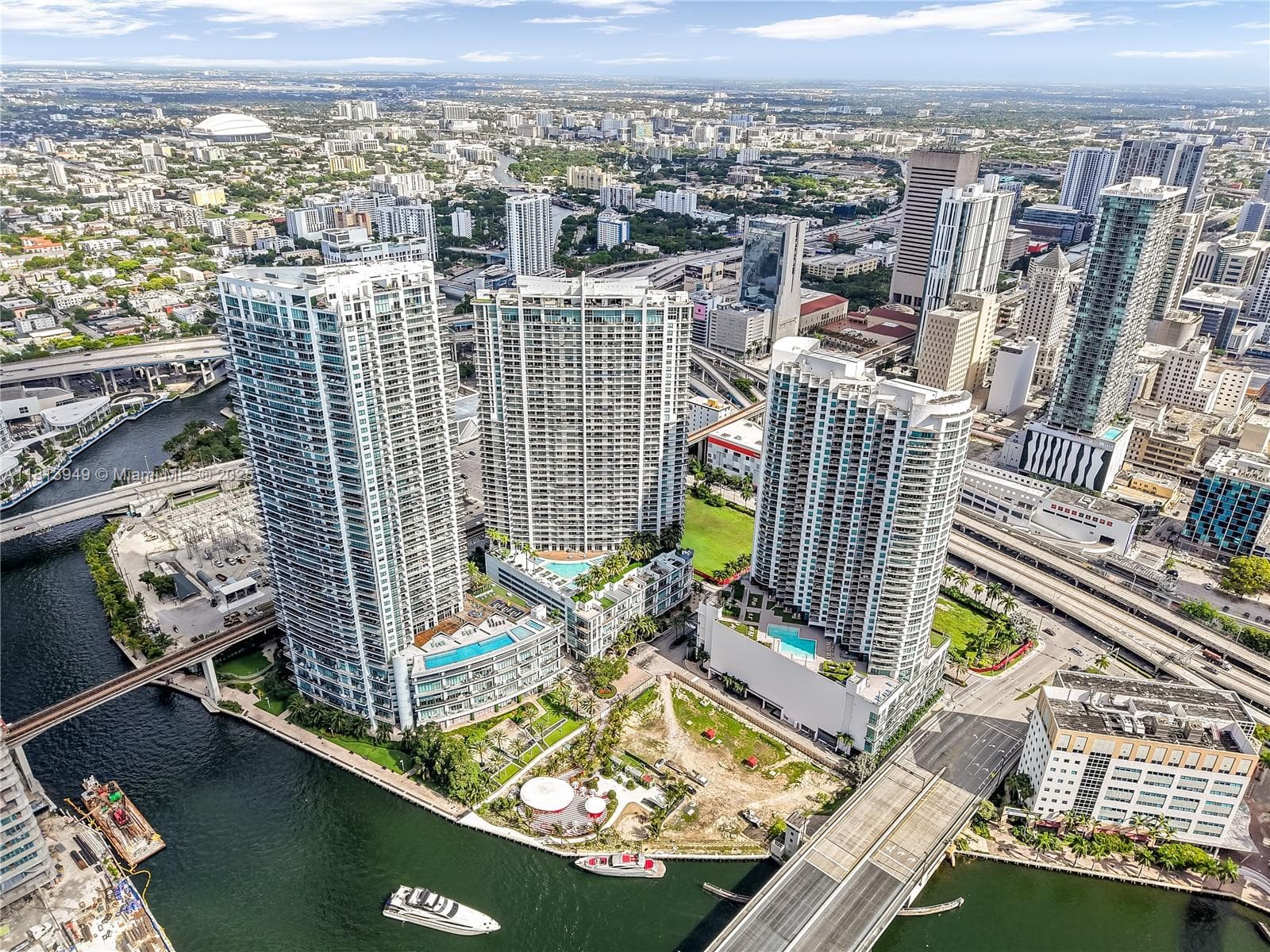 IVY at Riverfront Unit 4011 condo rented at 90 SW 3rd St # 4011, Miami FL 33130