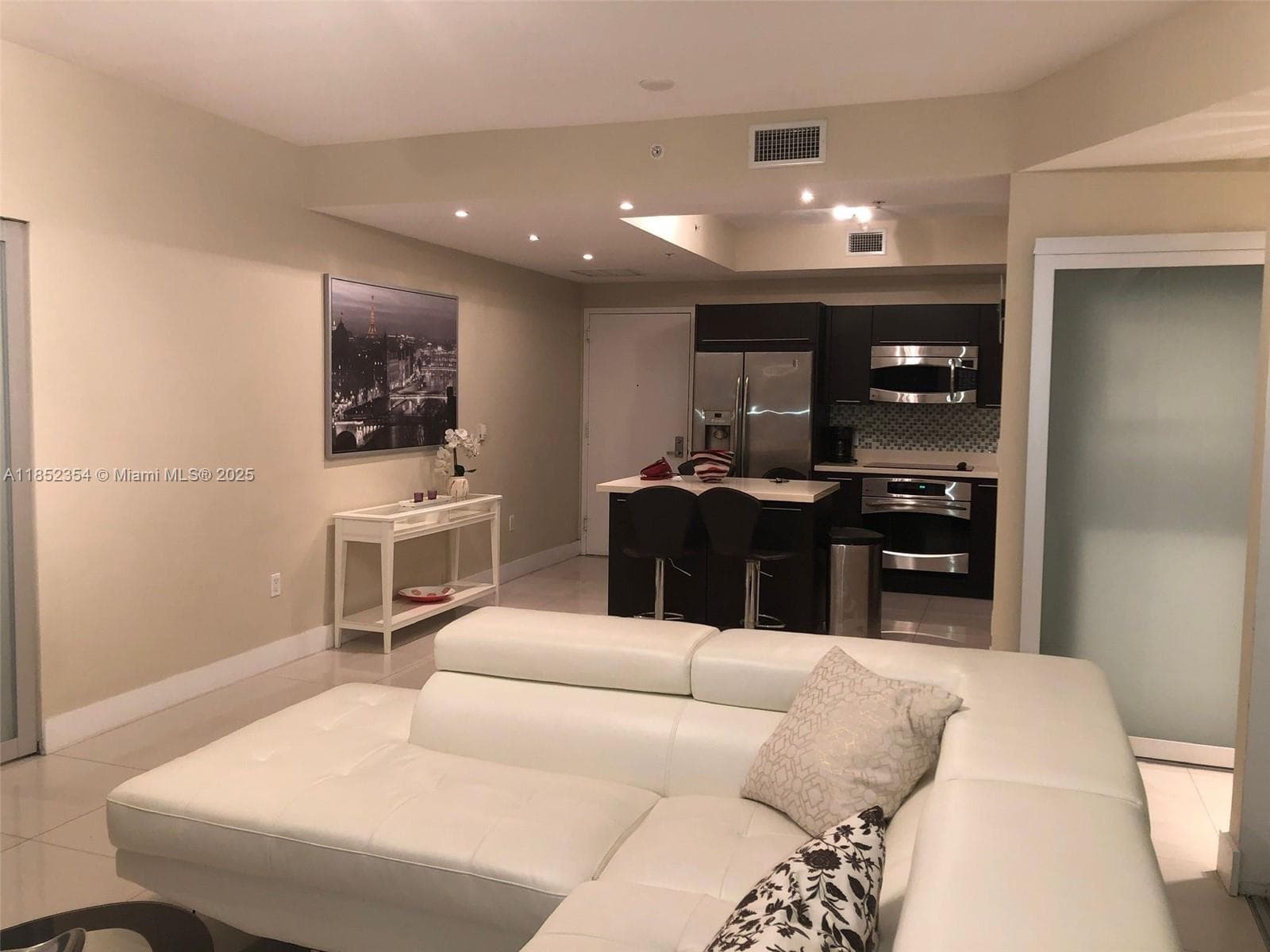 IVY at Riverfront Unit 3802 condo rented at 90 SW 3rd St # 3802, Miami FL 33130