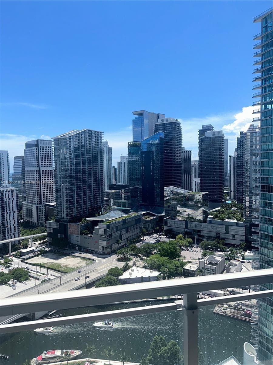 IVY at Riverfront Unit 3512 condo rented at 90 SW 3rd St # 3512, Miami FL 33130