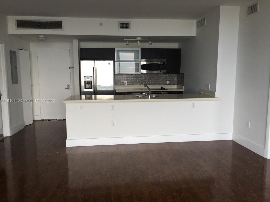 IVY at Riverfront Unit 3608 condo rented at 90 SW 3rd St # 3608, Miami FL 33130