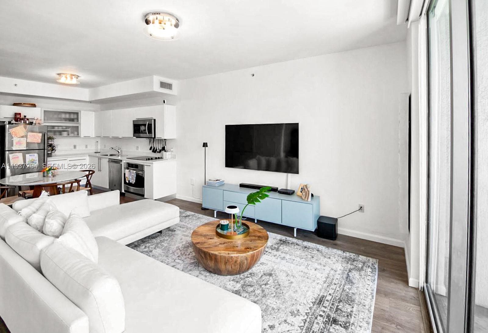 IVY at Riverfront Unit 2703 condo rented at 90 SW 3rd St # 2703, Miami FL 33130