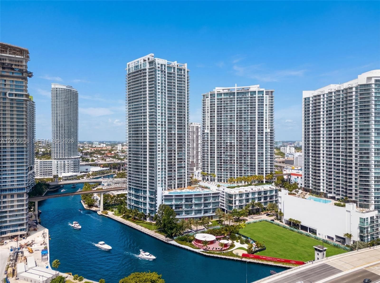 IVY at Riverfront Unit 3212 condo pending at 90 SW 3rd St # 3212, Miami FL 33130