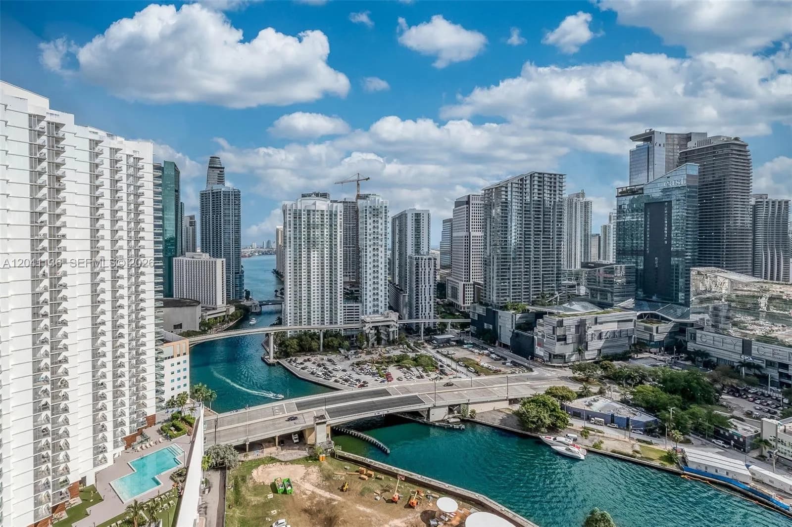 IVY at Riverfront Unit 3211 condo pending at 90 SW 3rd St # 3211, Miami FL 33130