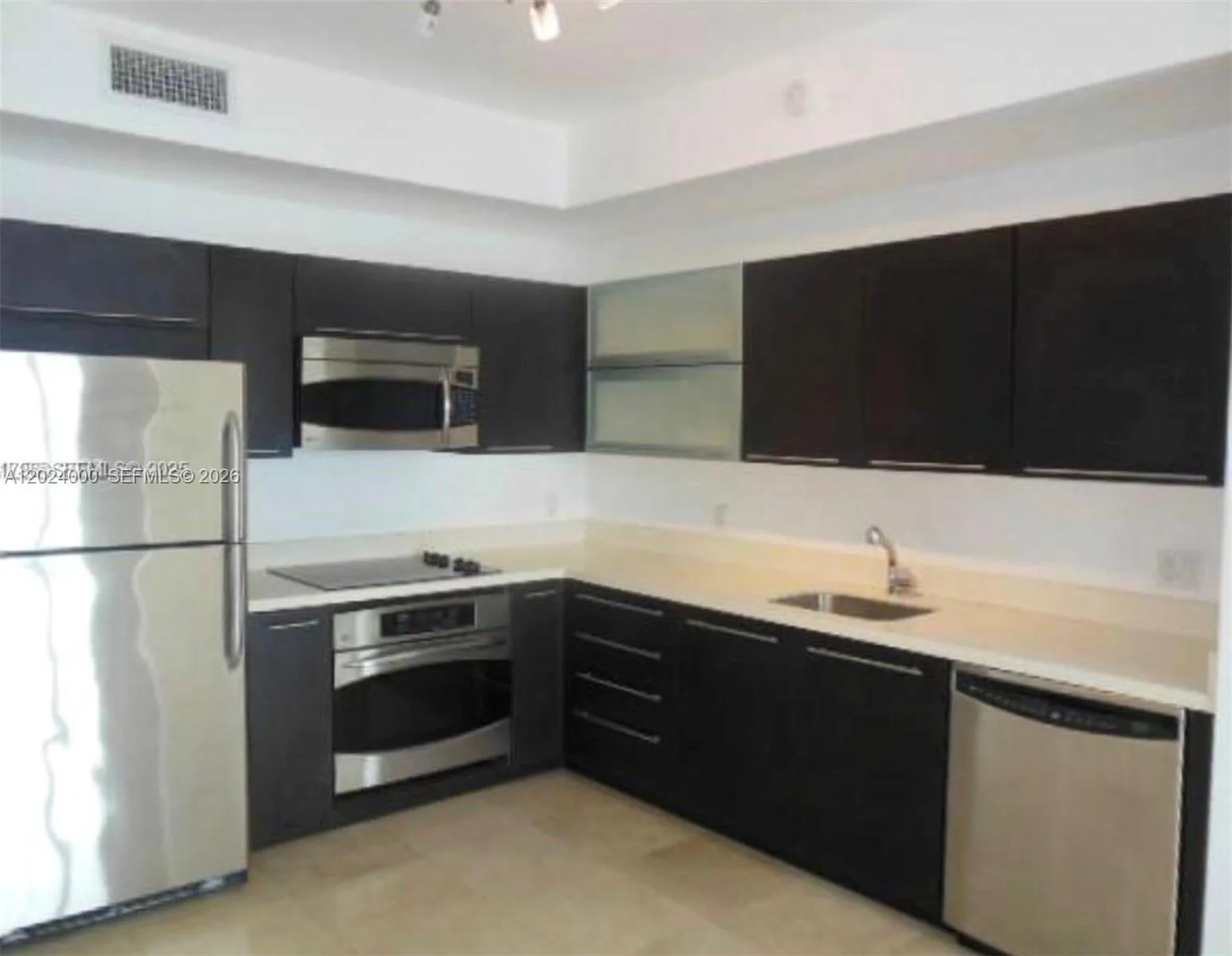 IVY at Riverfront Unit 1811 condo for sale at 90 SW 3rd St # 1811, Miami FL 33130